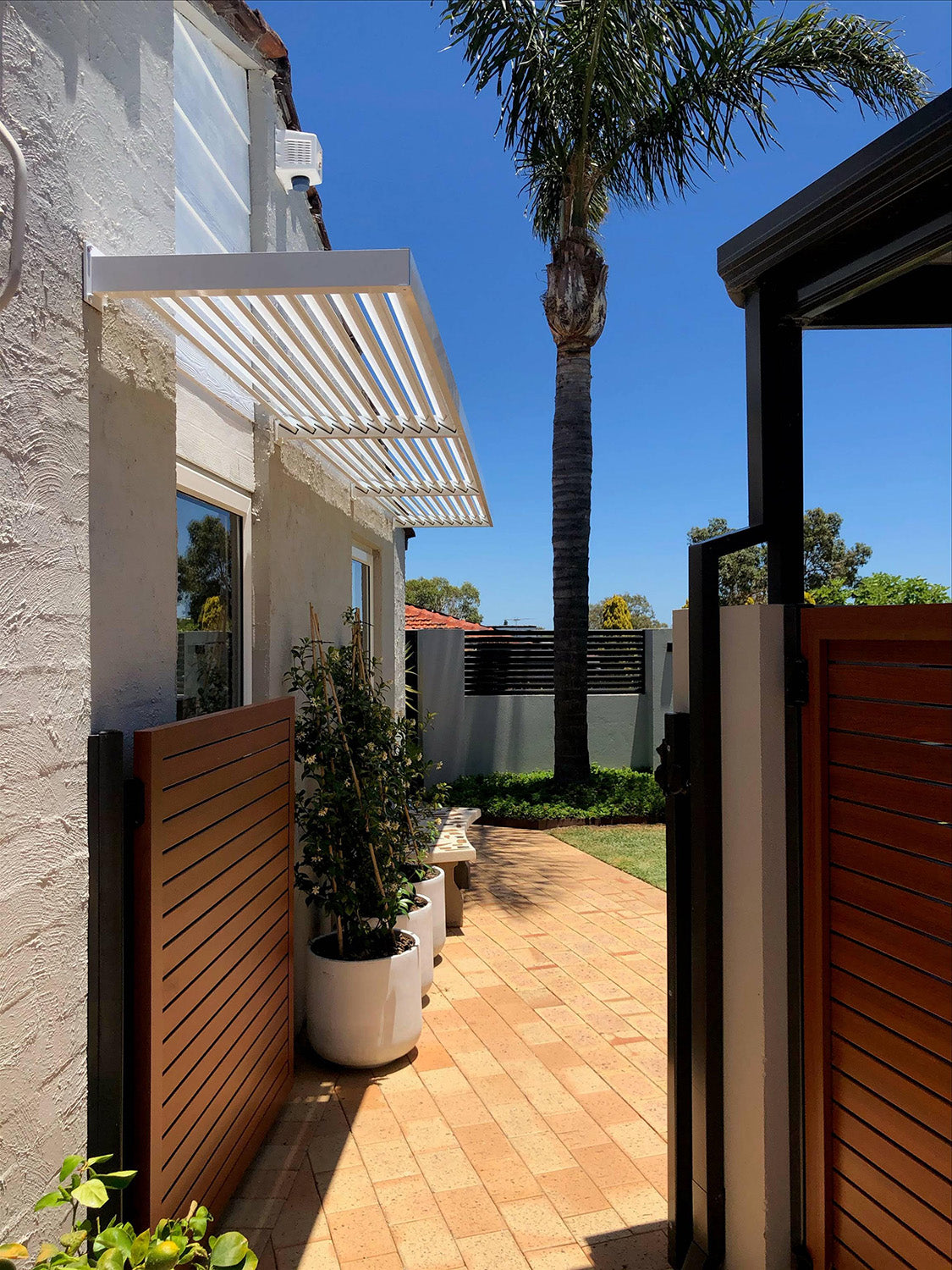 Window Shade aluminium louvre awning in pearl white
