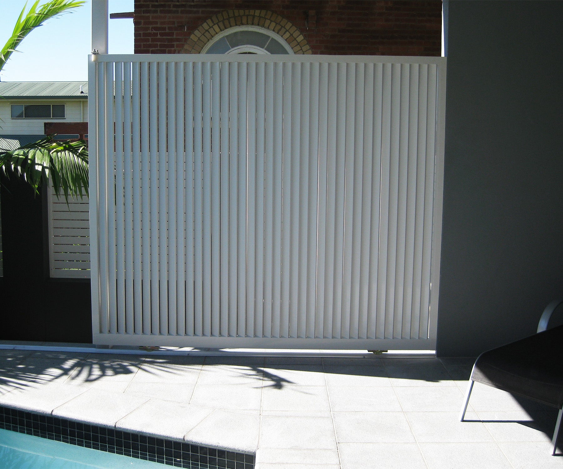 Fixed Louvre Sliding Privacy Screen