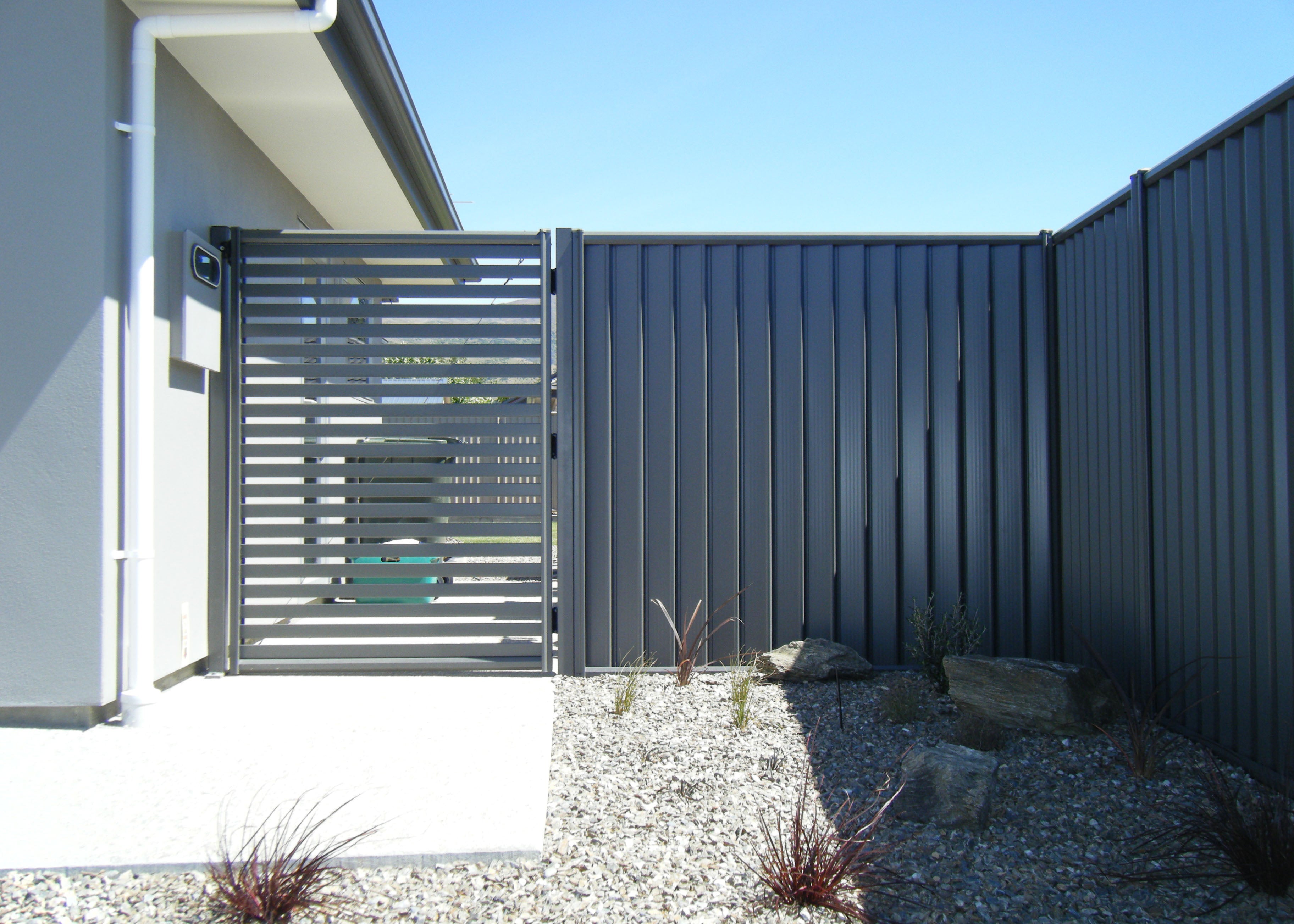 COLORBOND® Slat Pedestrian Gate | 875Wx1435H | 17mm Gap