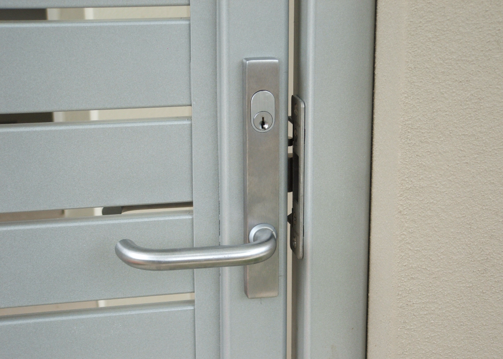 Kaba Lock Kit 66 Stainless Steel Finish Handle - Lifestyle Image