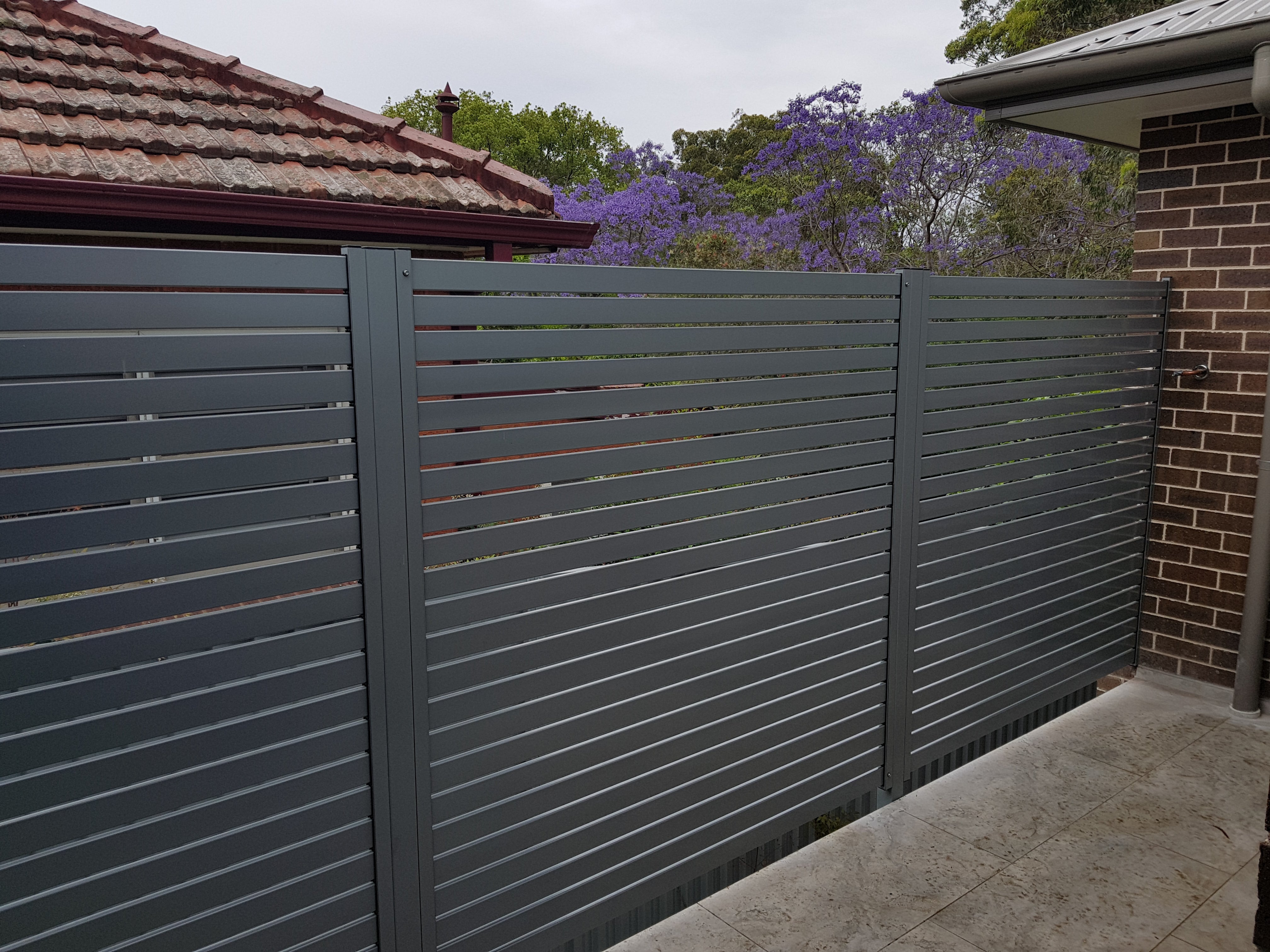 Clik'n'Fit® Aluminium Slat Fence Panel in Woodland Grey