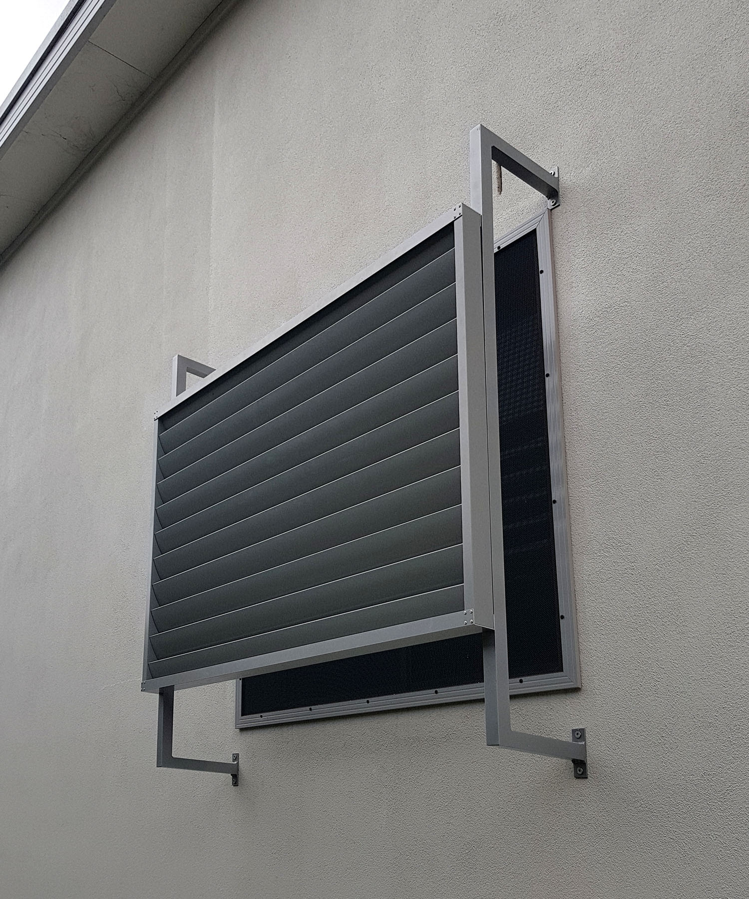 Custom Elliptical Window Louvre Screen