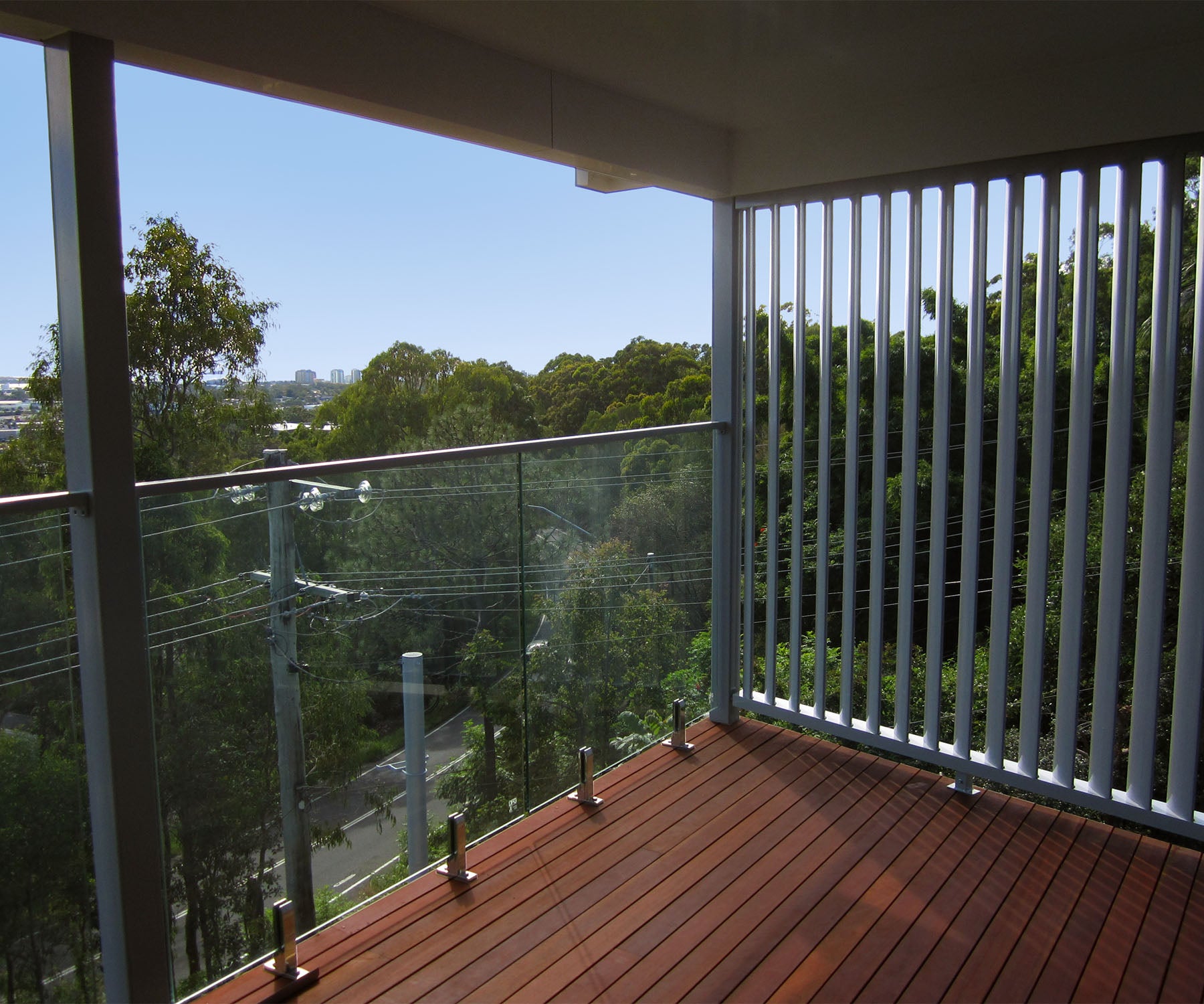 Elliptical Louvred Deck Screen